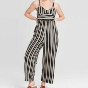 Xhilaration Romper‎ Wmens XS Stripe NWT Sweetheart Neck Cropped Stretch Jumpsuit